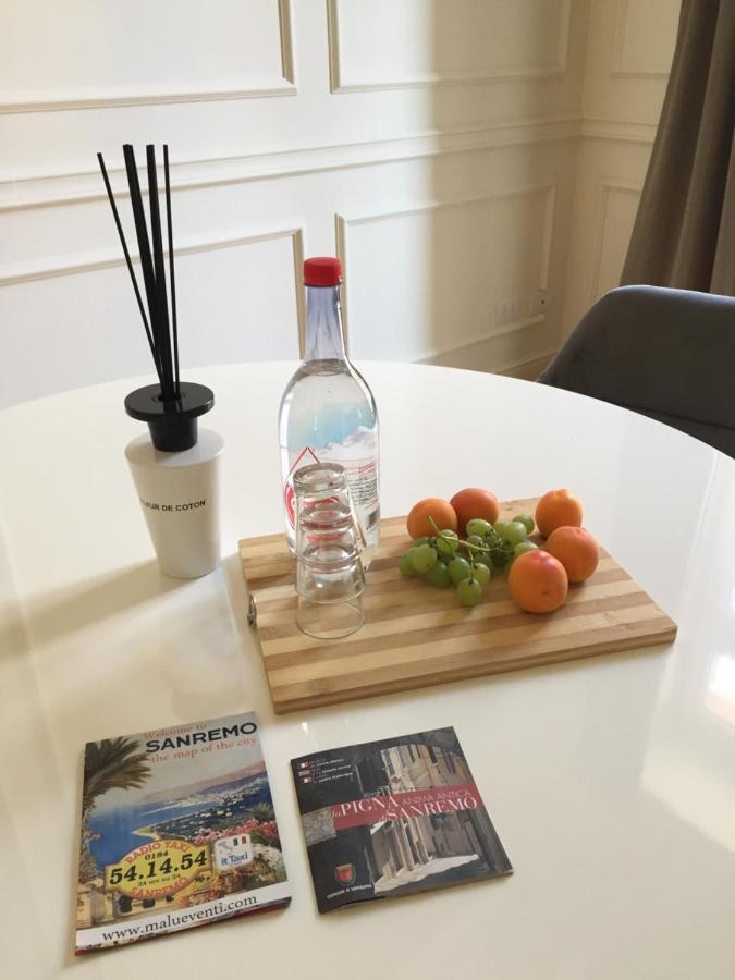 Ferienwohnung Loft Prestigioso Nel Centro Di Sanremo Exterior foto